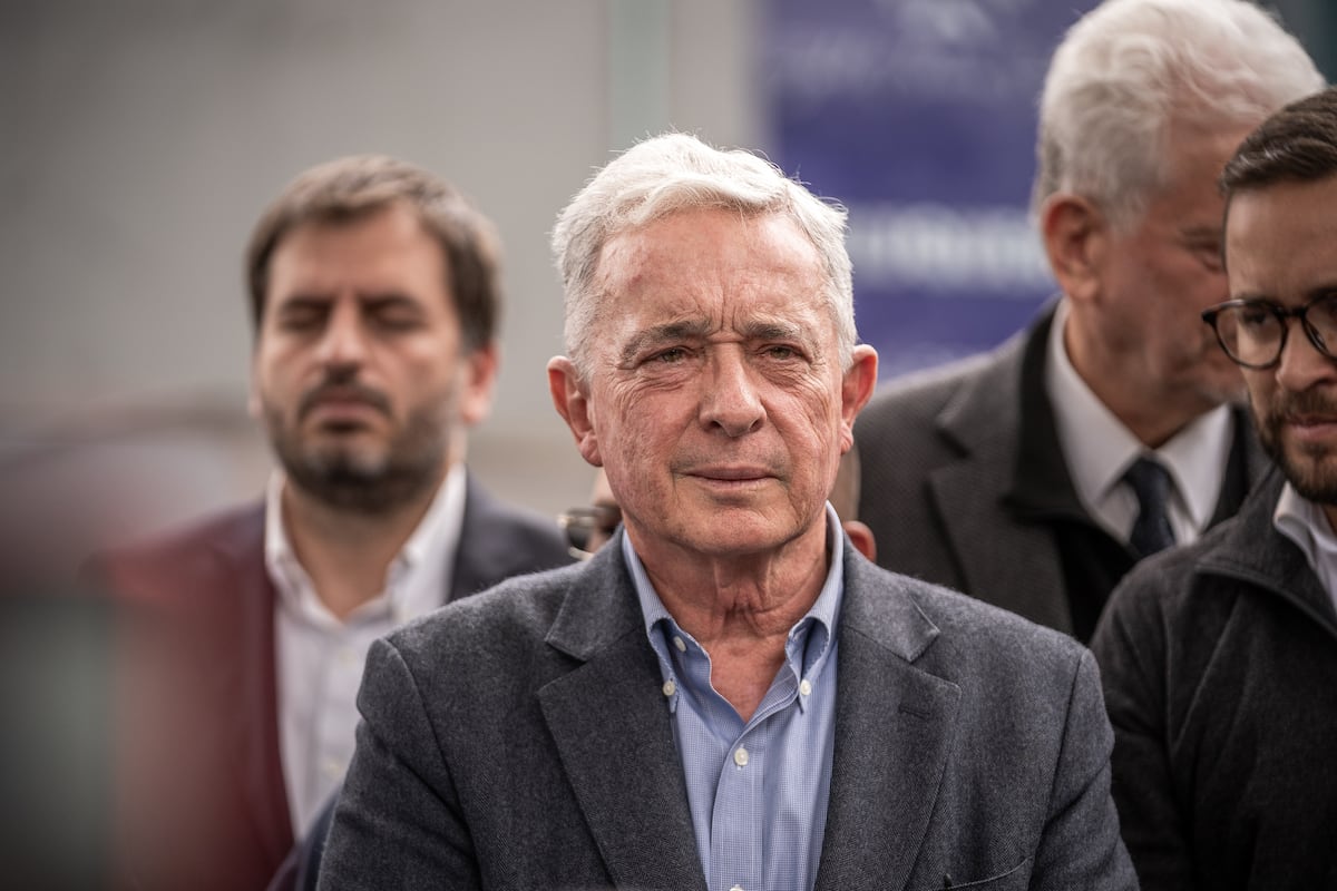 La sentencia en segunda instancia de Álvaro Uribe, en vivo | El Tribunal absuelve al expresidente por soborno a testigos, pero falta la decisión por fraude procesal