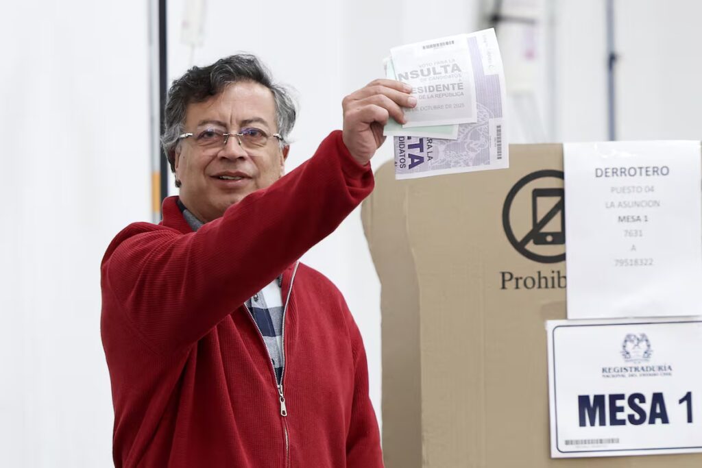 Petro y precandidatos votan en consulta popular del Pacto Histórico tras crisis