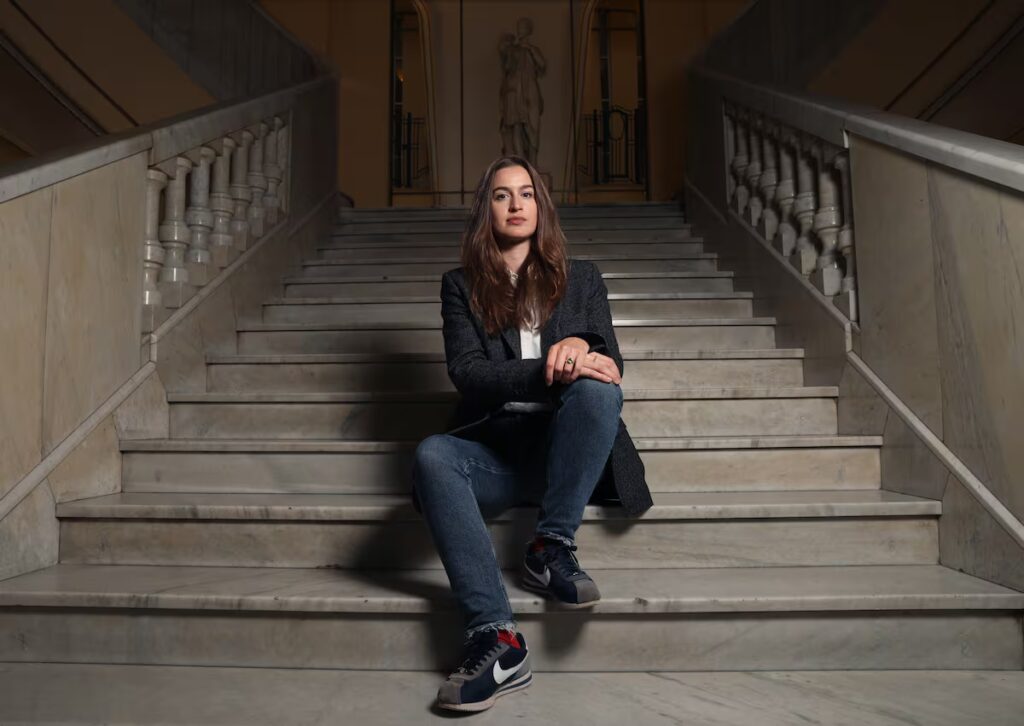 Adriana Groh advierte: "Cuidemos la infraestructura de Internet, que no es de nadie"