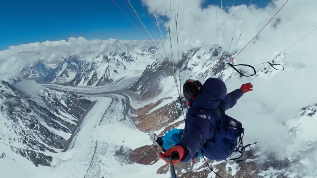 Benjamin Védrines: El escalador que rompe récords en el K2 con su nuevo documental