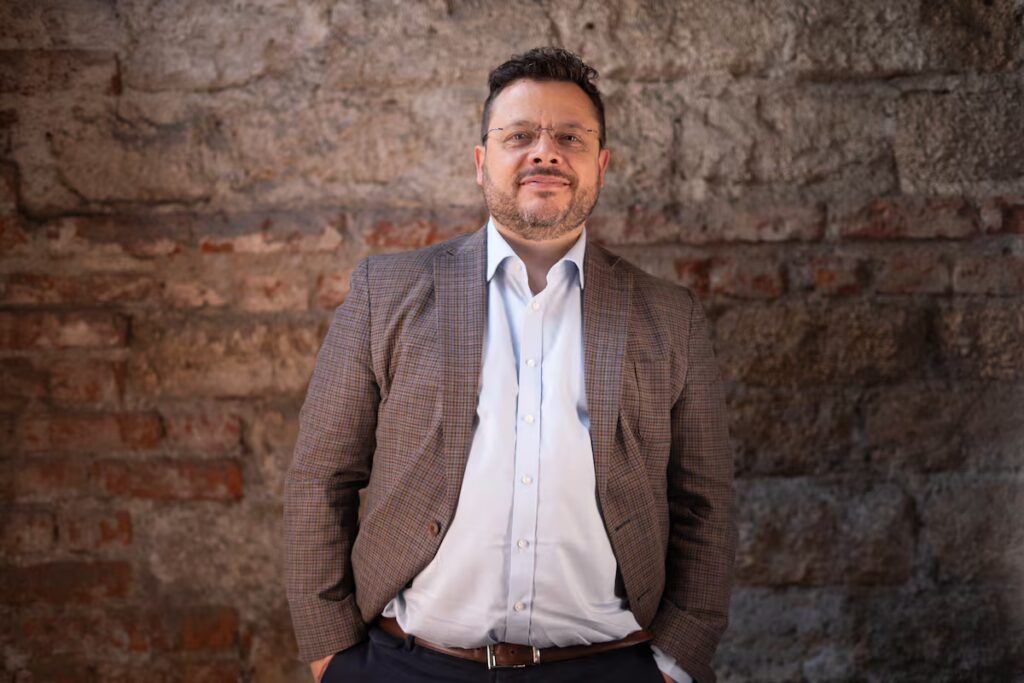 Carlos Bravo Regidor: "Del sueño al miedo, el futuro en crisis"