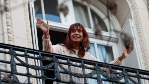 Cristina Kirchner, acusada de ser "la destinataria final" de los sobornos en Argentina