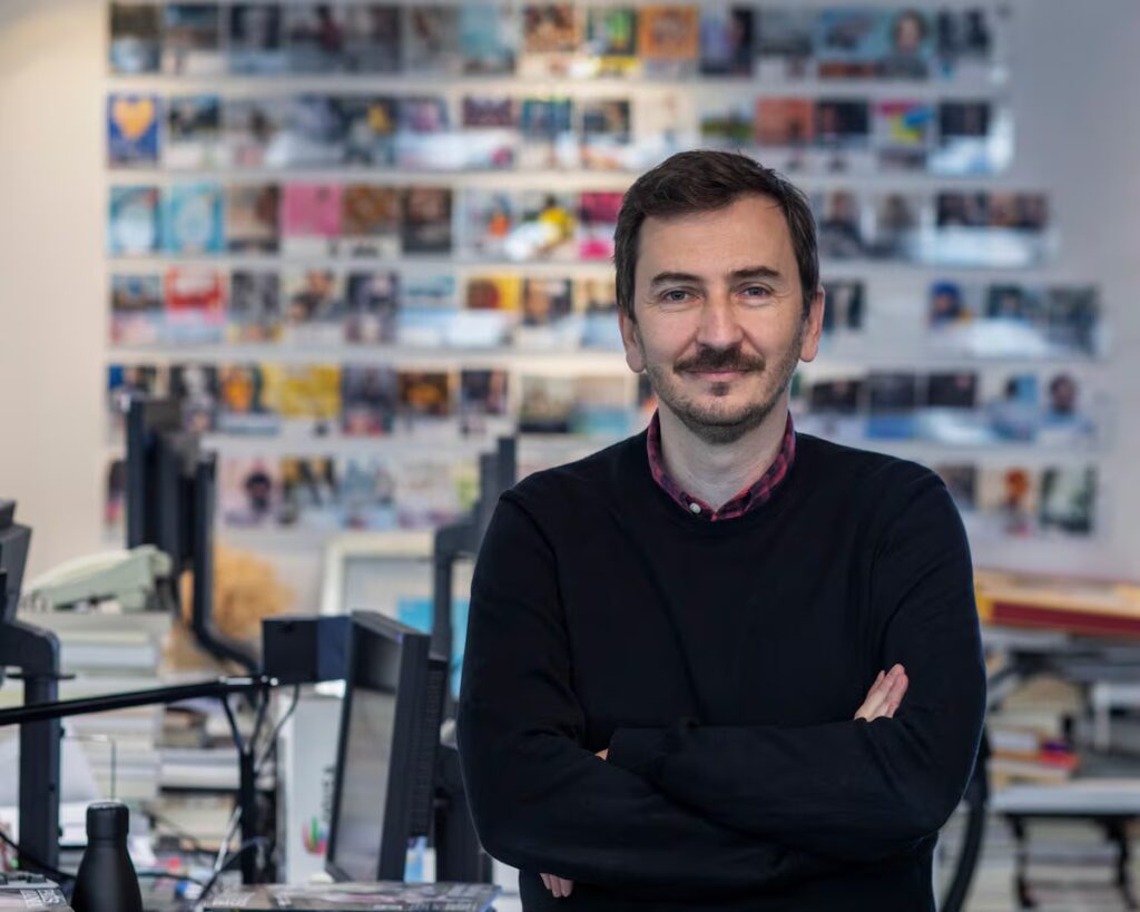 Diego Areso, director de arte de EL PAÍS, recibe Mención Especial en Innovación