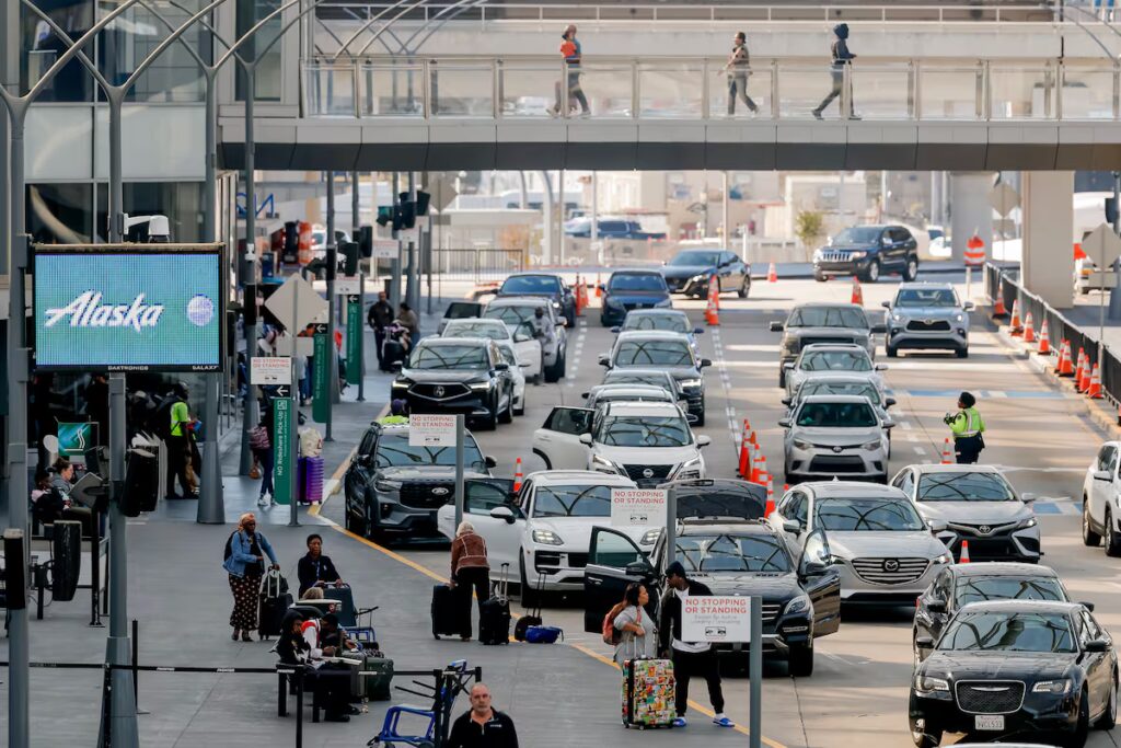 EE.UU. Reduce un 10% el tráfico aéreo por cierre del Gobierno federal