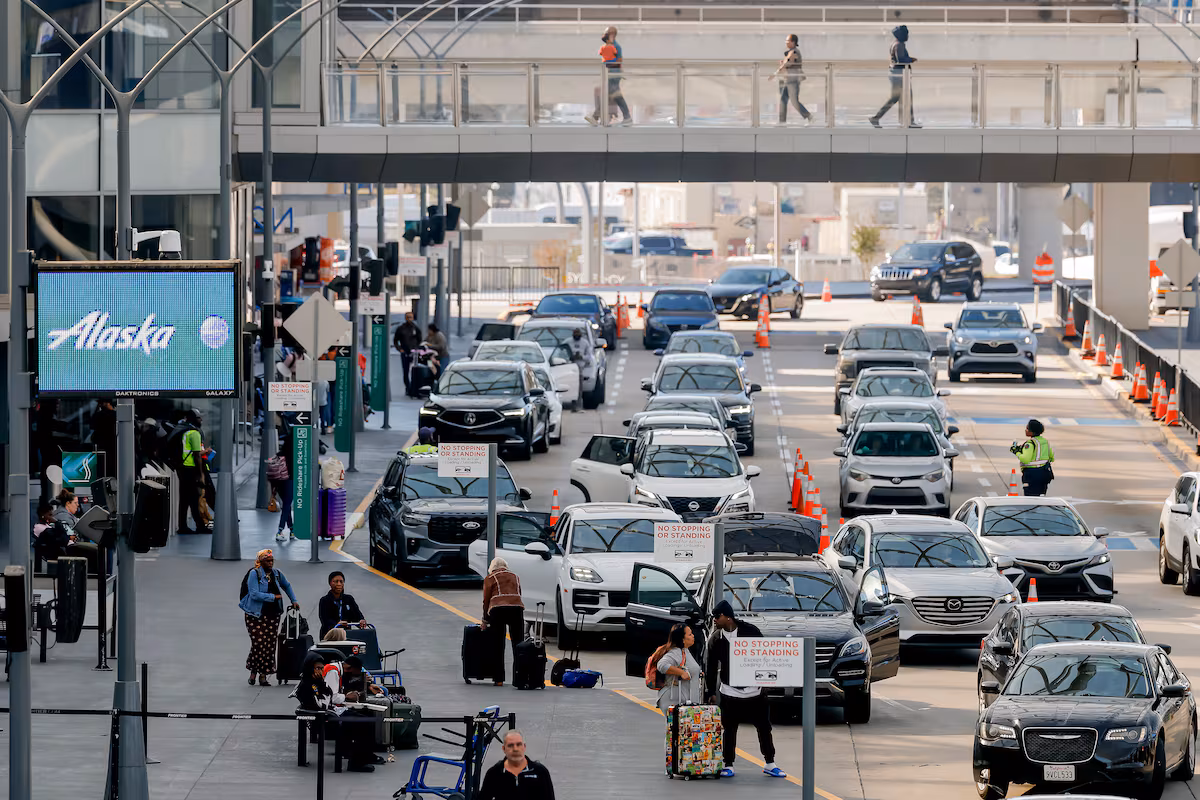 EE.UU. Reduce un 10% el tráfico aéreo por cierre del Gobierno federal