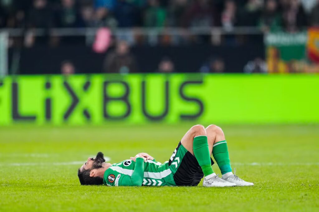 El Betis vence al Utrecht pero se despide de Isco
