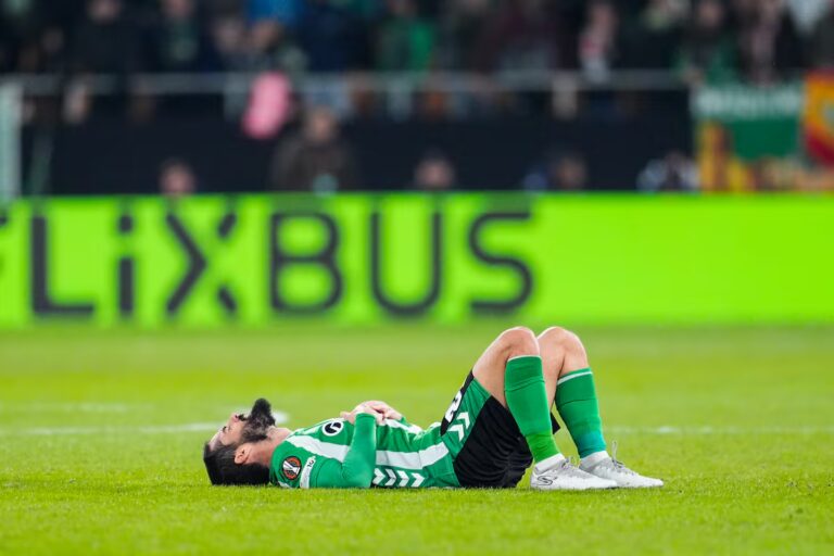 El Betis vence al Utrecht pero se despide de Isco