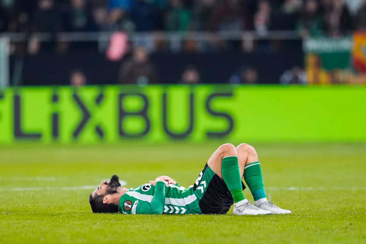 El Betis vence al Utrecht pero se despide de Isco