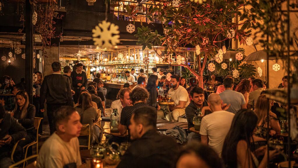 El asesinato de Jaime Esteban Moreno presiona al alcalde Galán sobre la vida nocturna en Bogotá