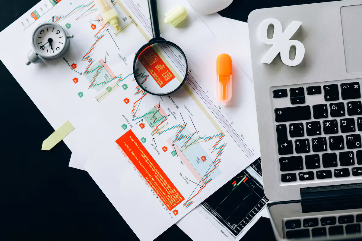 Forex y AI: Riesgos, Tecnología y el Juicio Humano de los Inversores