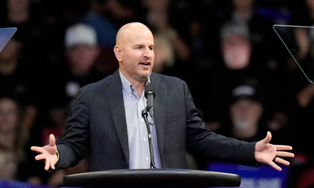 Gobierno de Boric protesta a EE. UU. por embajador de Trump