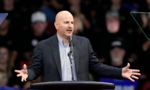 Gobierno de Boric protesta a EE. UU. por embajador de Trump