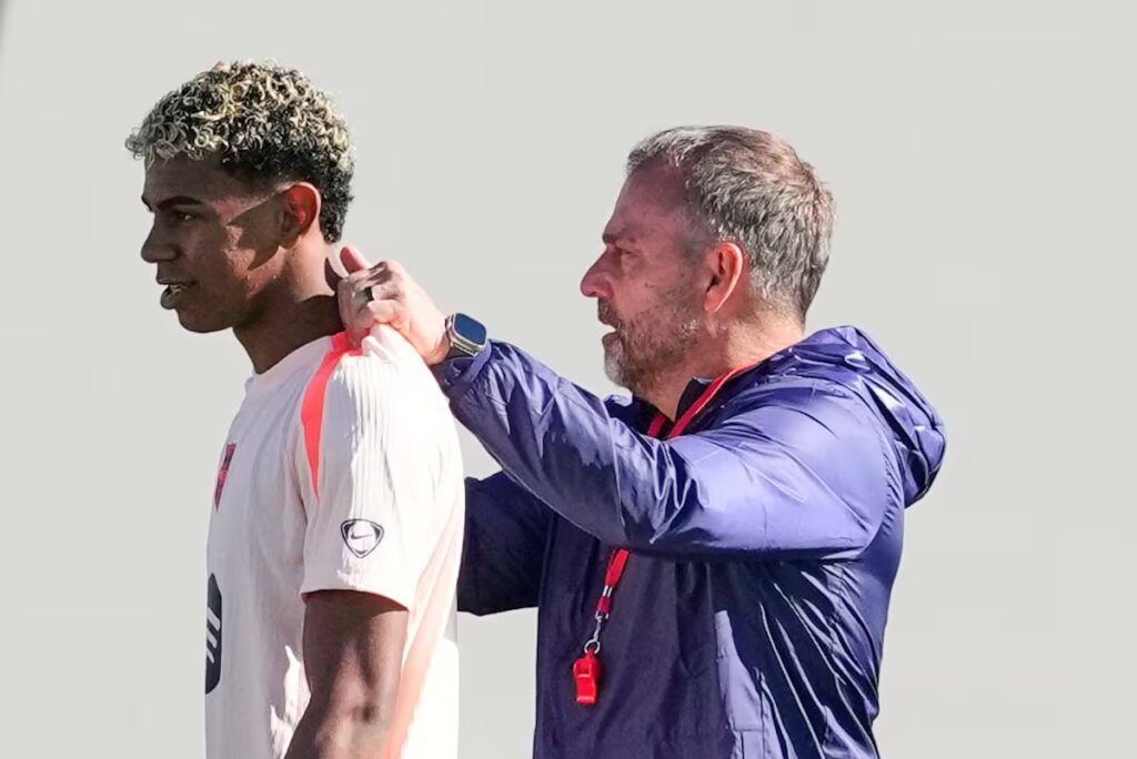 Hansi Flick advierte: "Cuidemos a Lamine Yamal en la selección"