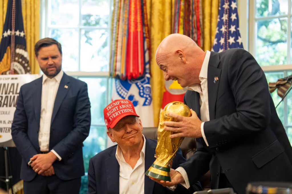 Infantino y Trump: La Alianza que Busca Conquistar a los Fans de MAGA en el Fútbol