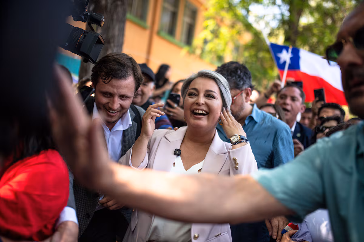Jara desafía a Kast en el primer cara a cara de la segunda vuelta