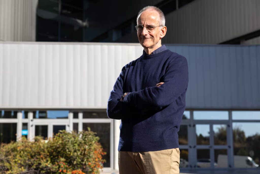 Juan Valcárcel: La Singularidad Humana y el Futuro de la Clonación