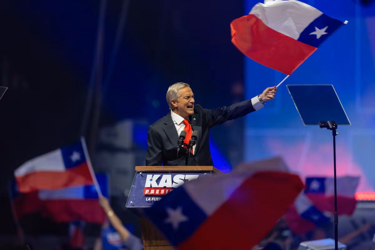 Kast congrega multitudes en su cierre de campaña: “La tercera es la vencida”