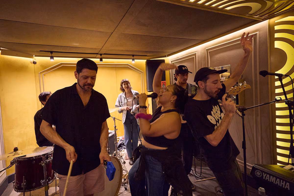 La música rebelde: Cumbia, reguetón y electro punk en la literatura