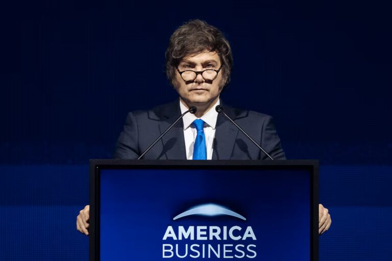 Milei, clave en la presunta estafa de $Libra, según Congreso argentino