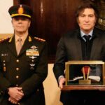 Milei elige a un militar como Ministro de Defensa en Argentina, un hito histórico