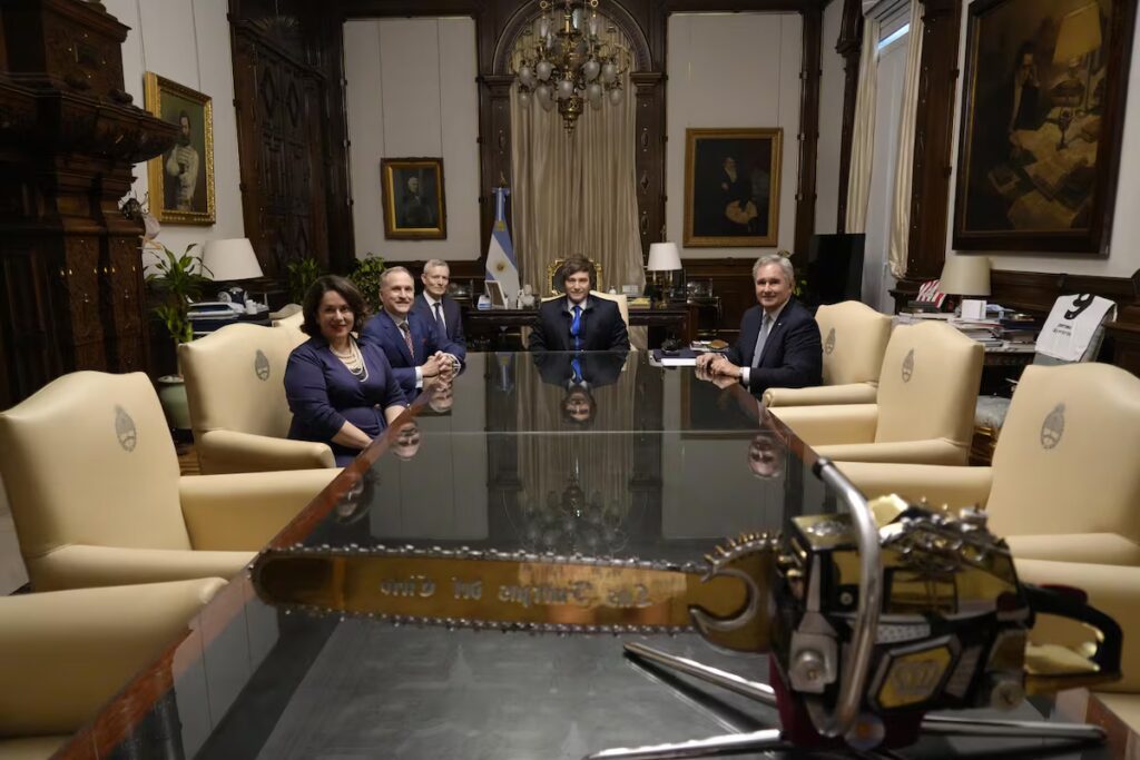 Milei se reúne con Peter Lamelas, embajador de Trump contra China
