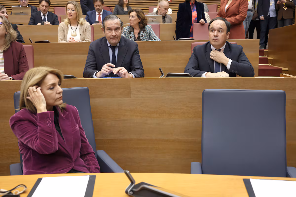 Pérez Llorca responde a Vox en el debate de investidura en las Cortes Valencianas