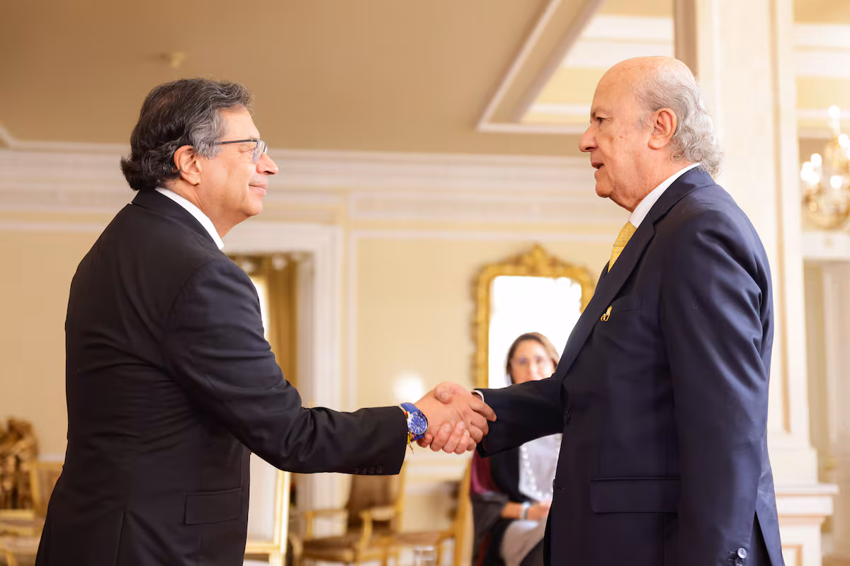 Petro presenta nuevo ministro de Justicia y busca diálogo en las cortes