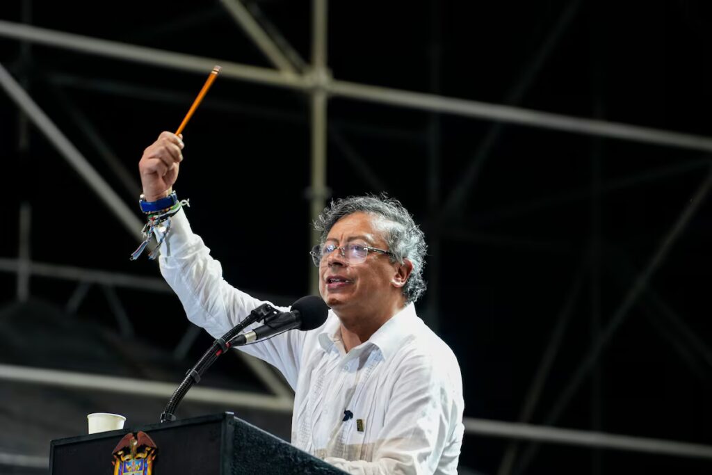 Petro suspende cooperación de inteligencia con EE. UU. por ataques a narcolanchas