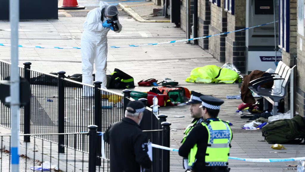 Policía descarta terrorismo en ataque a tren en el norte de Londres
