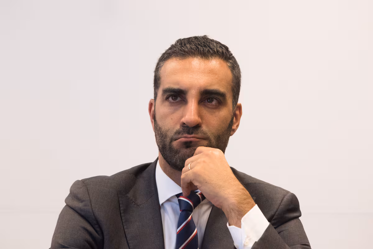 Simón Levy: La Farsa Ahora Cuenta con Permiso Oficial