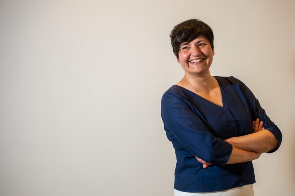 Sonia Contera advierte sobre los peligros de la IA en Oxford