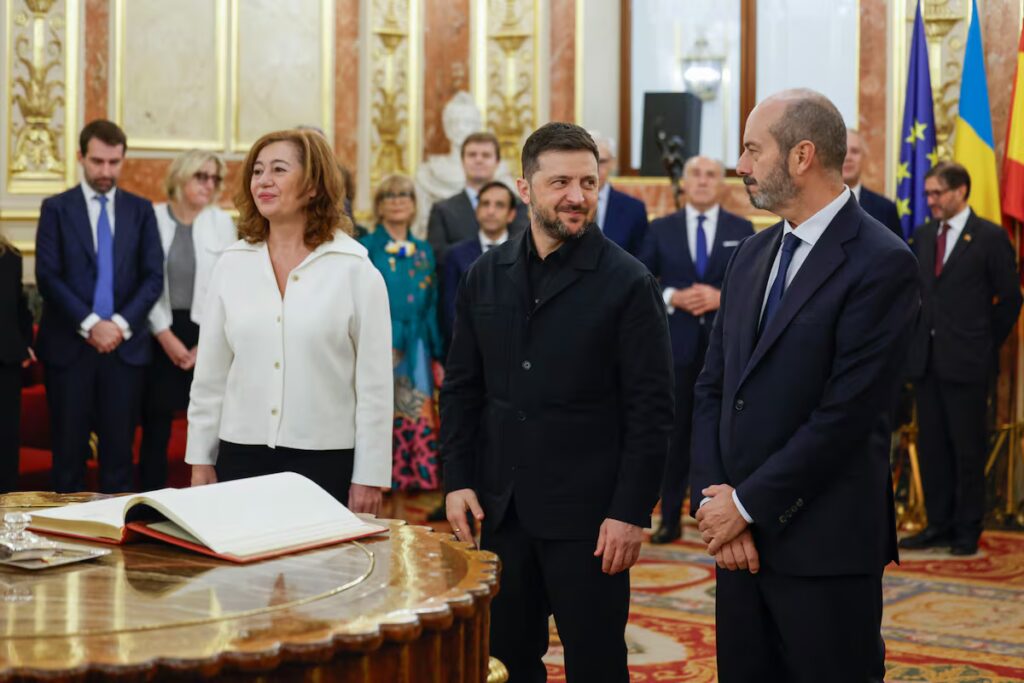 Zelenski regresa al Congreso en su tercer viaje a España