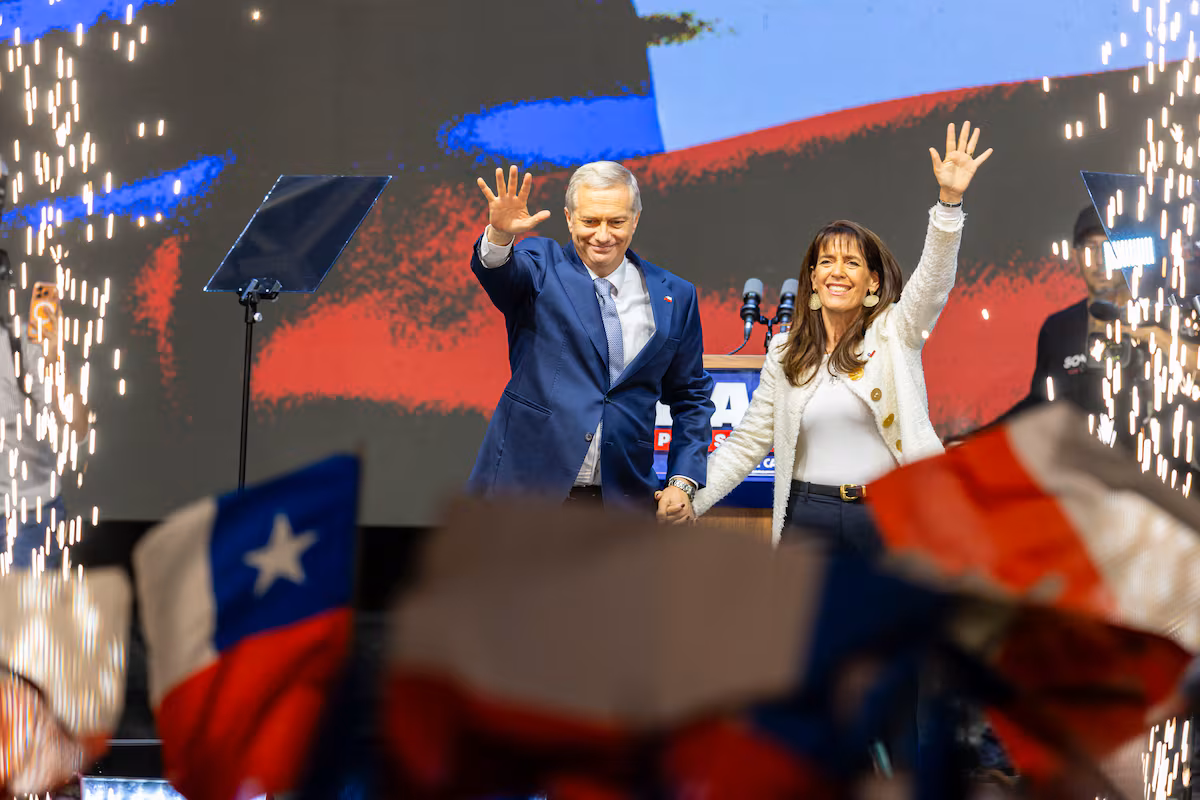 Chile: La Izquierda Reflexiona Tras Derrota ante José Antonio Kast
