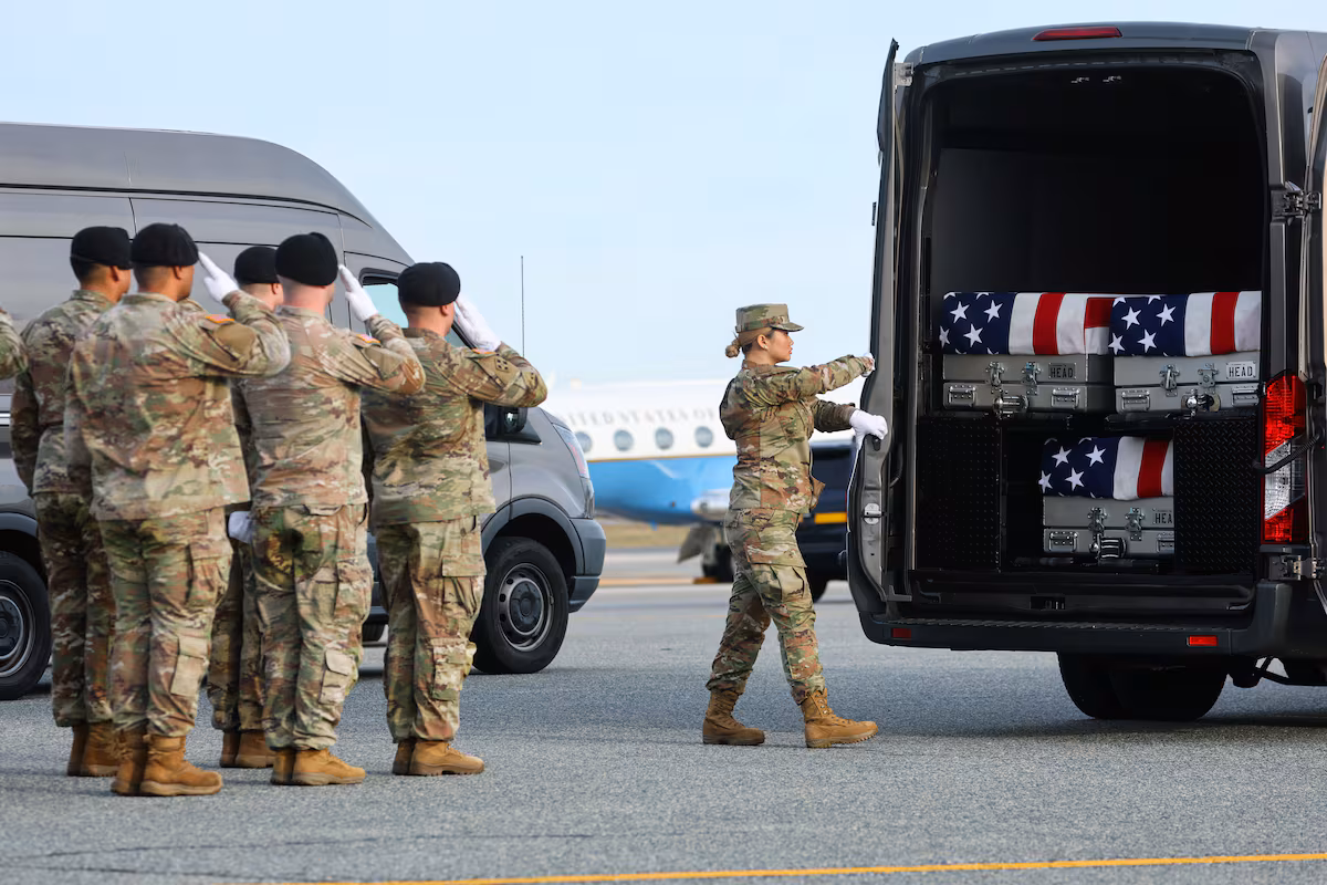 EE.UU. lanza ataque masivo a ISIS en Siria tras atentado contra tropas