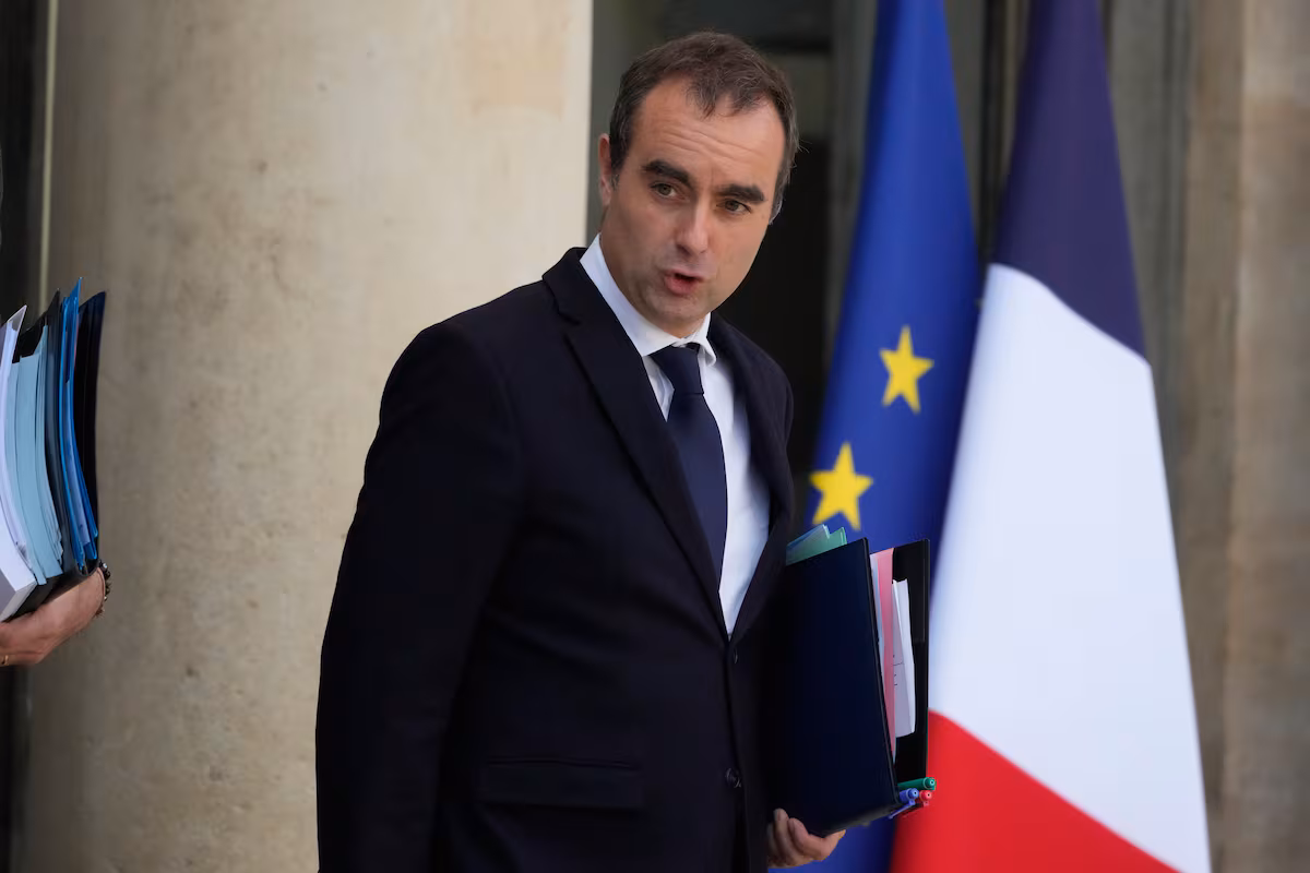 Francia enfrenta nueva crisis tras rechazo del presupuesto propuesto