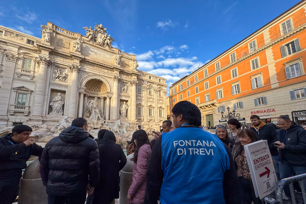 La Fontana de Trevi cobrará dos euros a turistas desde febrero