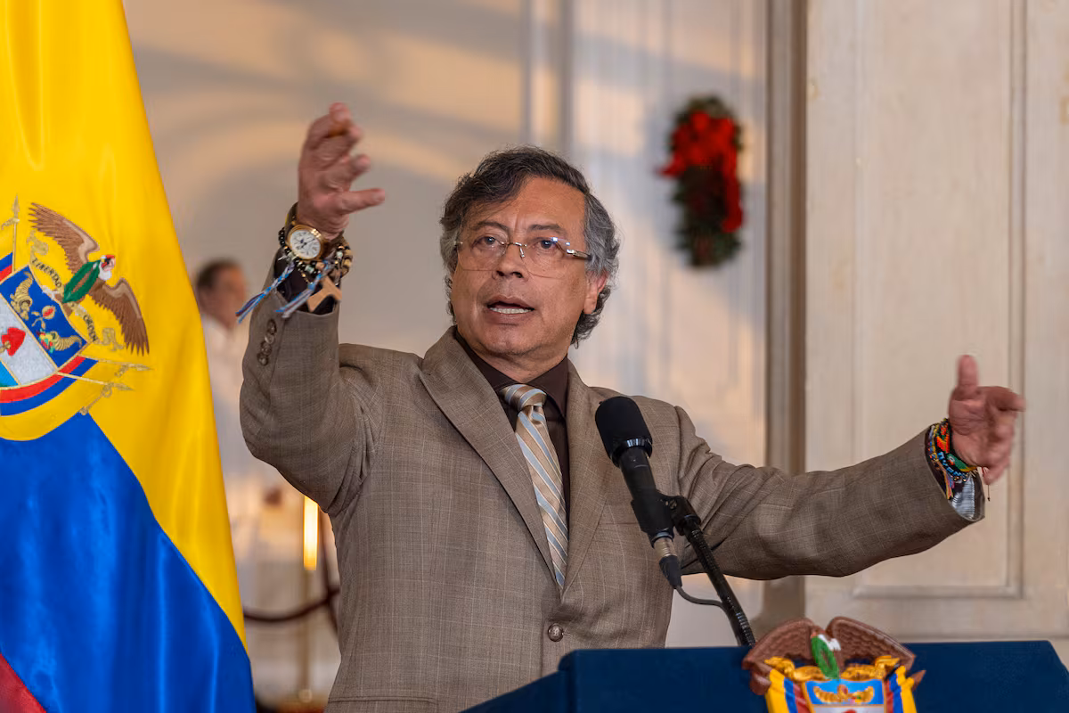 Petro admite por primera vez que Maduro es un 'dictador'