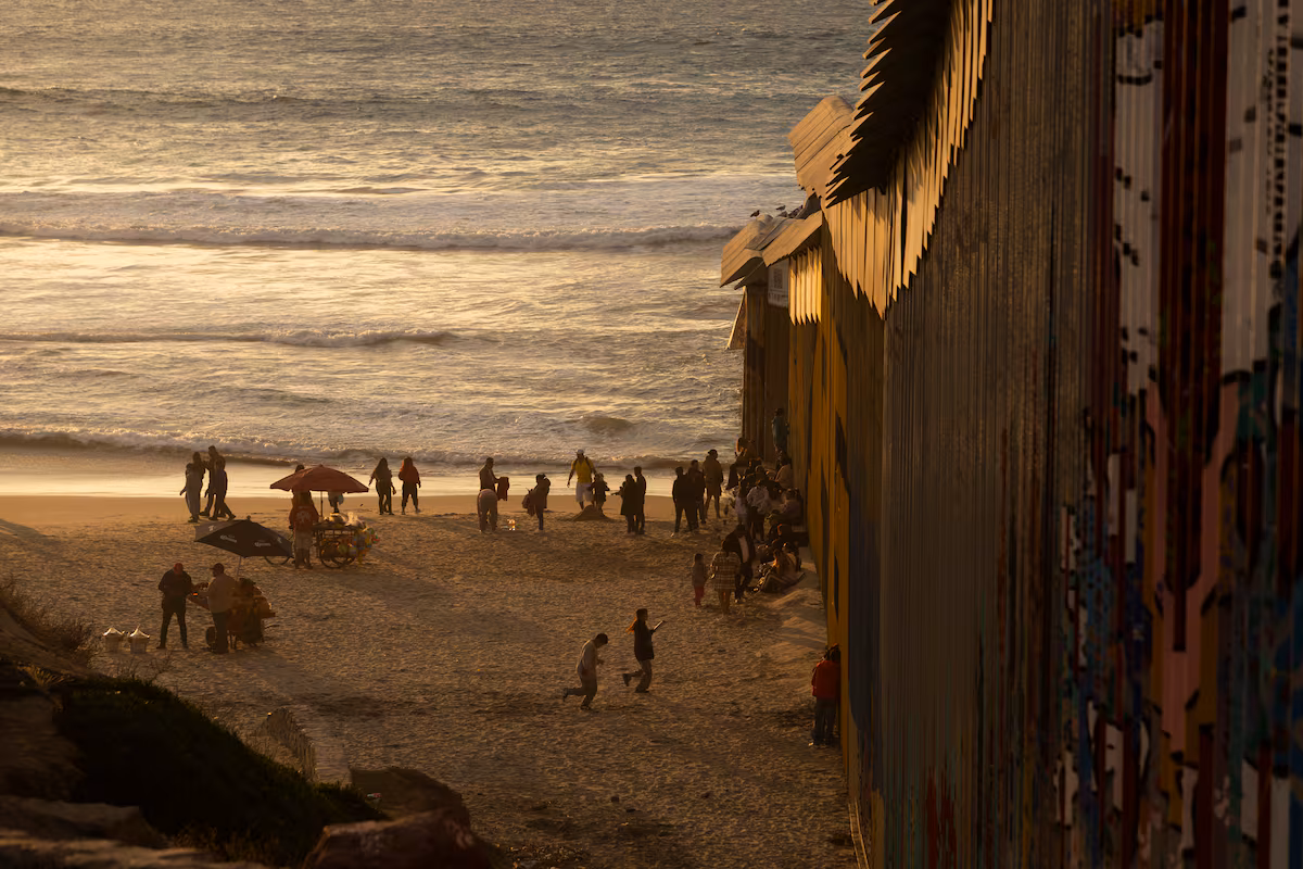 Semarnat y Cofepris alertan: Seis playas inseguras para nadar en México