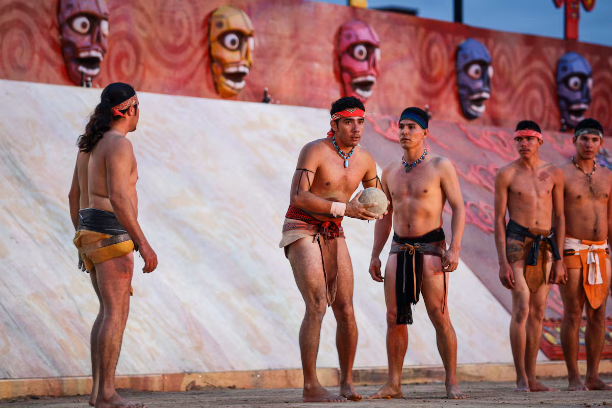 Sheinbaum destaca el juego de pelota precolonial en sorteo del Mundial