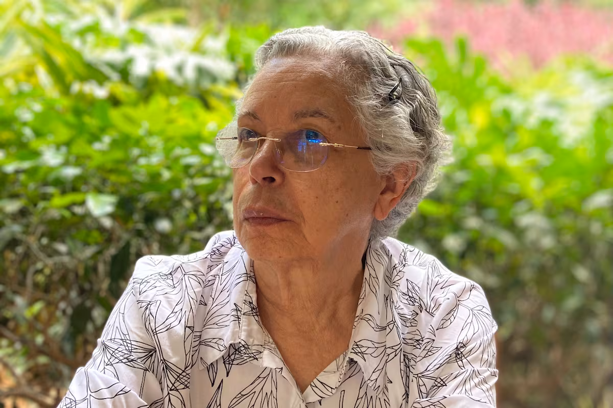 Silvia Castrillón: Defensora del Derecho a Leer en [Lugar]