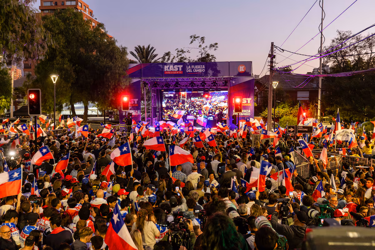 Transformando la Política: La Escucha Activa de [Nombre del Protagonista]