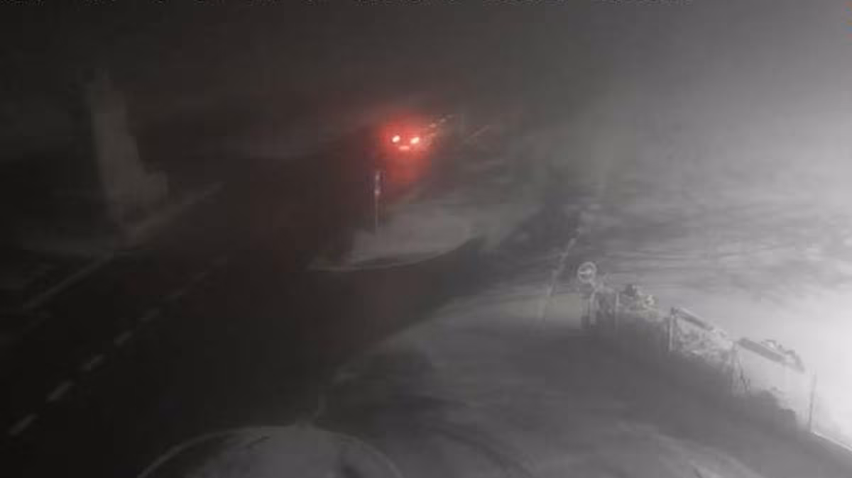 Treinta carreteras afectadas por nieve y hielo; 12 están cortadas