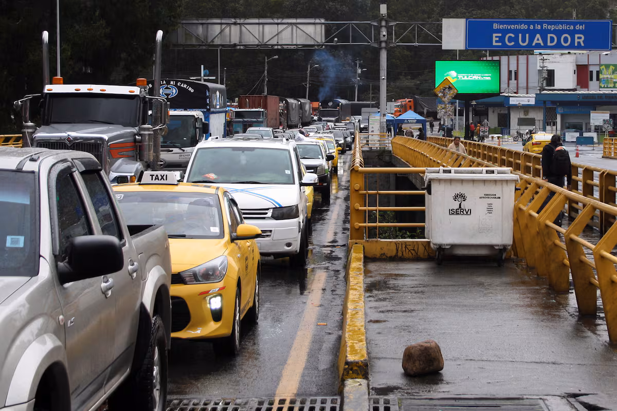 Caos logístico en la frontera colombo-ecuadoriana por nuevos aranceles
