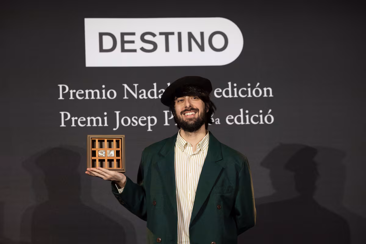 David Uclés se une a Planeta tras ganar el Premio Nadal con su novela mágica