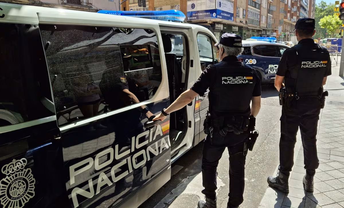 Detenido en Madrid joven por robo de cadena de oro al hijo de presidente colombiano