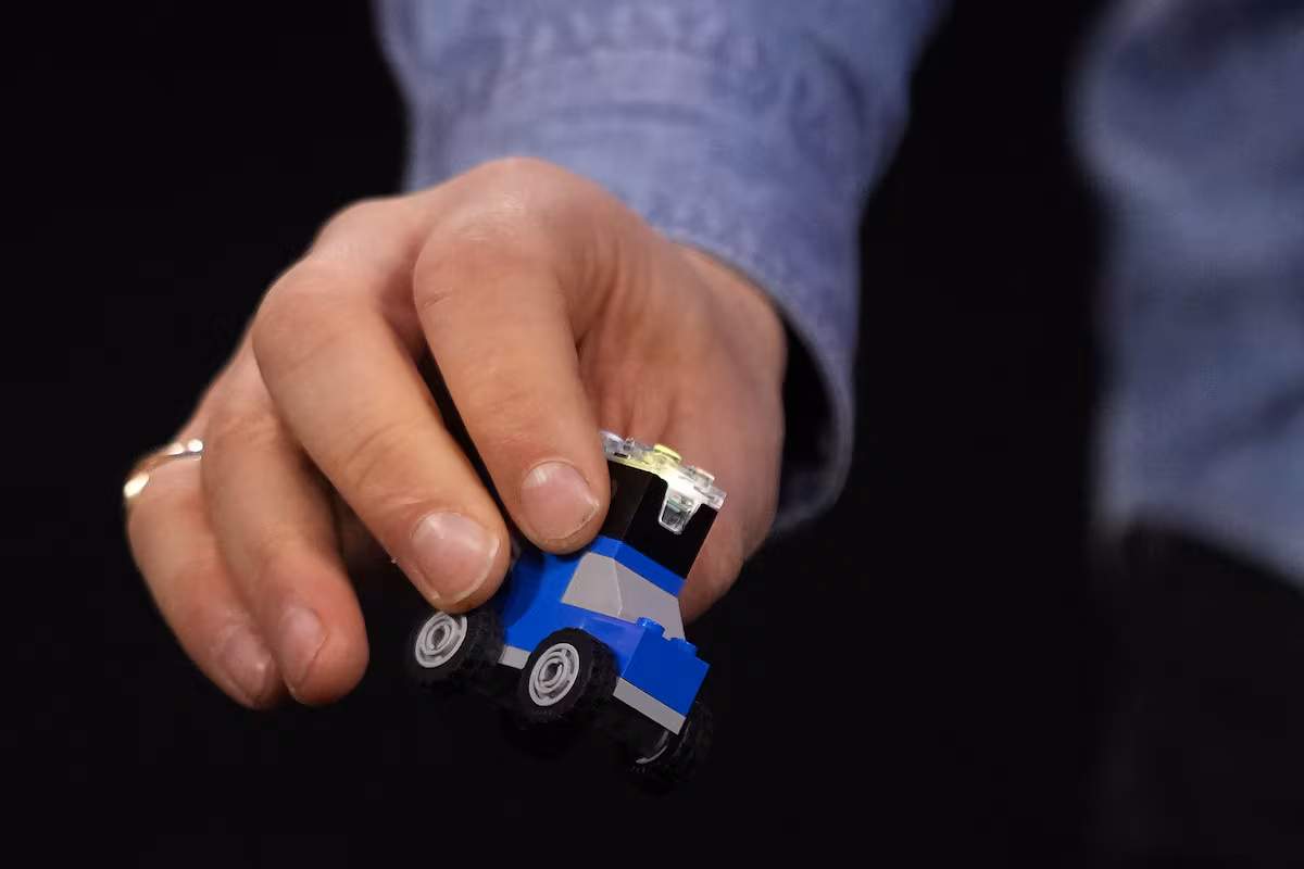Lego y la Innovación: Ladrillos Inteligentes y Portátiles con Pantallas Expandibles