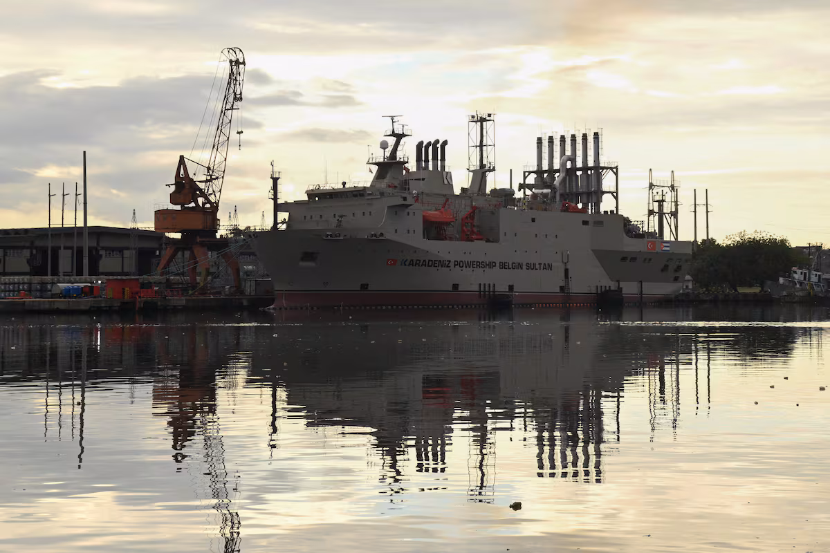 México omite información sobre envíos de petróleo a Cuba