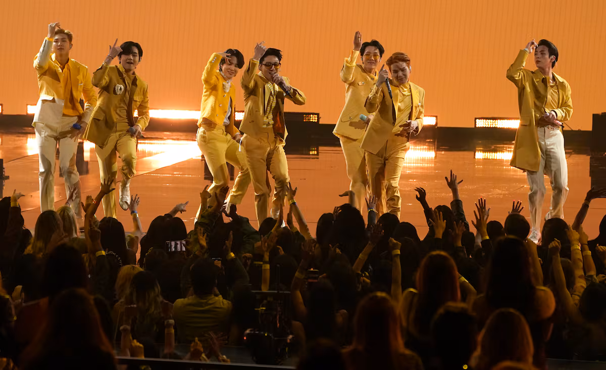 Sheinbaum solicita a Corea más conciertos de BTS en México por demanda popular