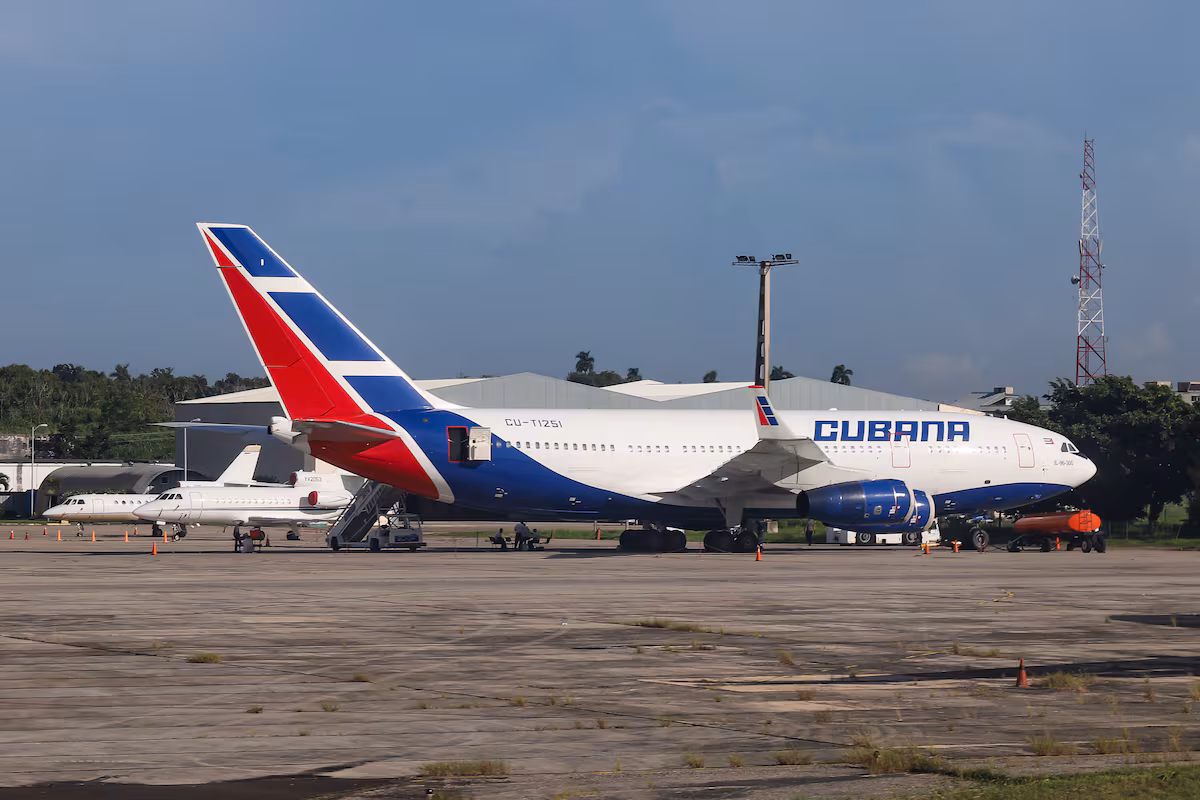 Cuba advierte a aerolíneas: escasez de combustible para aviación desde lunes