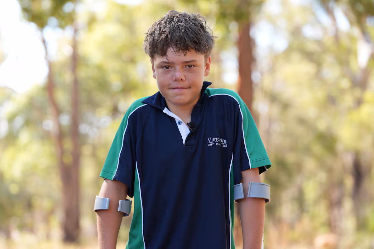 El valiente niño de 13 años que nadó 4 horas para salvar a su familia en Australia